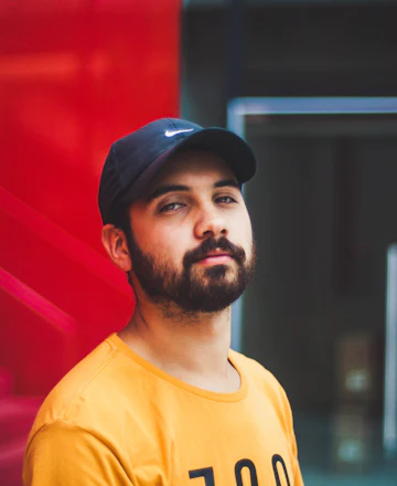 Ravi, a taxi driver