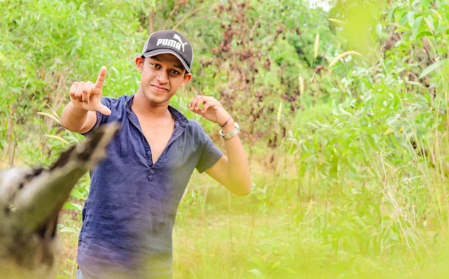 A Sri Lankan landscaper in Dubai, thumbs up